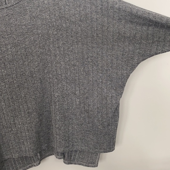 Oversized Ribbed Sweater - Picture 3 of 3